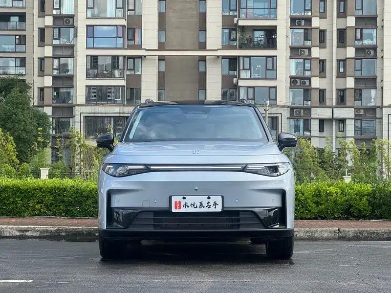 Leapmotor C16 2024 Range Extended Electric 200 Premium Edition — миниатюра 2