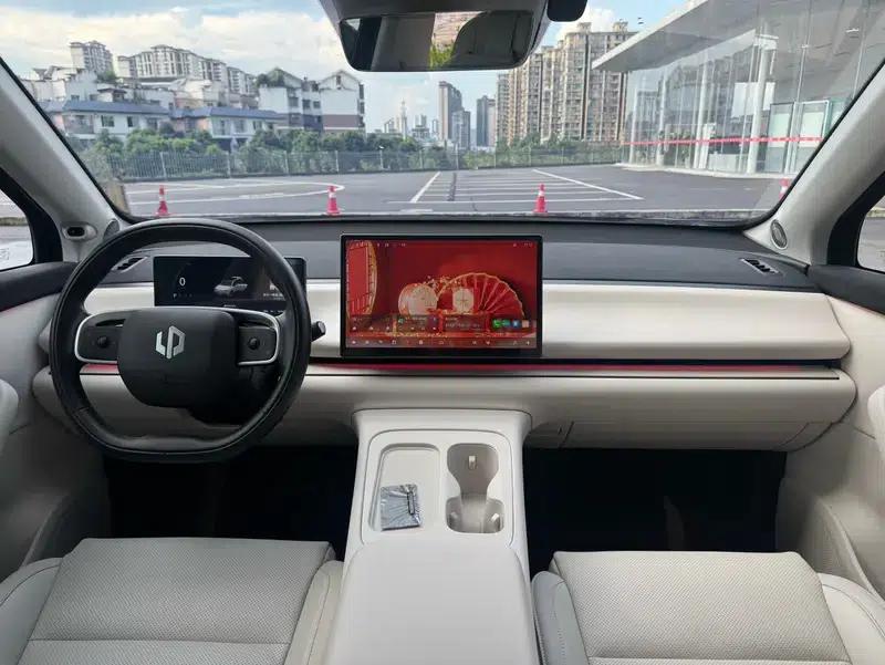 Leapmotor C16 2024 Range Extended Electric 200 Premium Edition — миниатюра 8