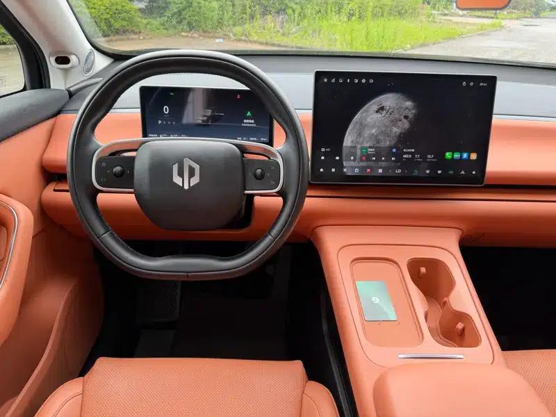 Leapmotor C16 2024 Range Extended Electric 200 Premium Edition — миниатюра 10