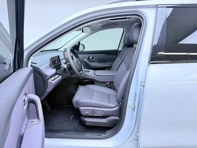 Leapmotor C16 2026 Pure Electric Version with 630 LiDAR, Supreme Edition (6-seater) — миниатюра 17