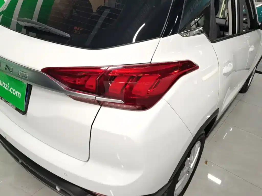 Beijing X3 2019 1.5T Manual Glory Edition — миниатюра 8