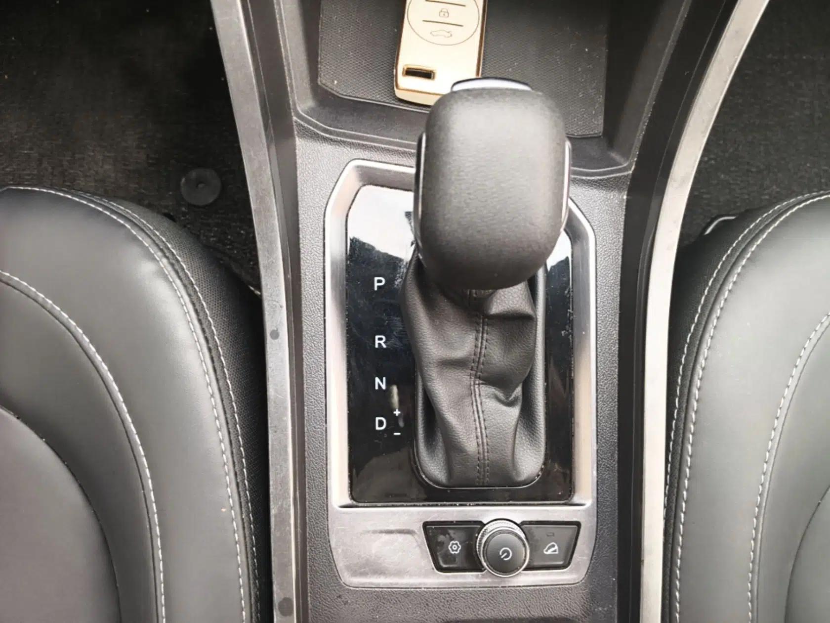 Chery Tiggo 3X 2022 PLUS 1.5L CVT Thrilling Red Date Edition II — миниатюра 16