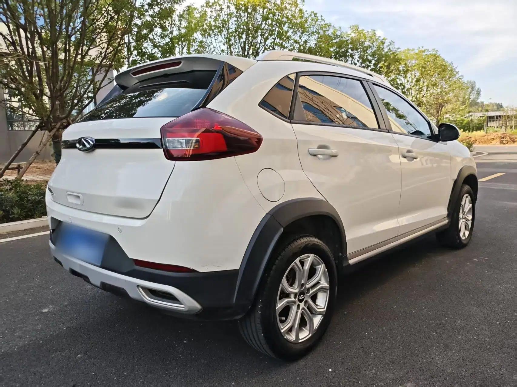 Chery Tiggo 3X 2022 PLUS 1.5L CVT Thrilling Red Date Edition II — миниатюра 6