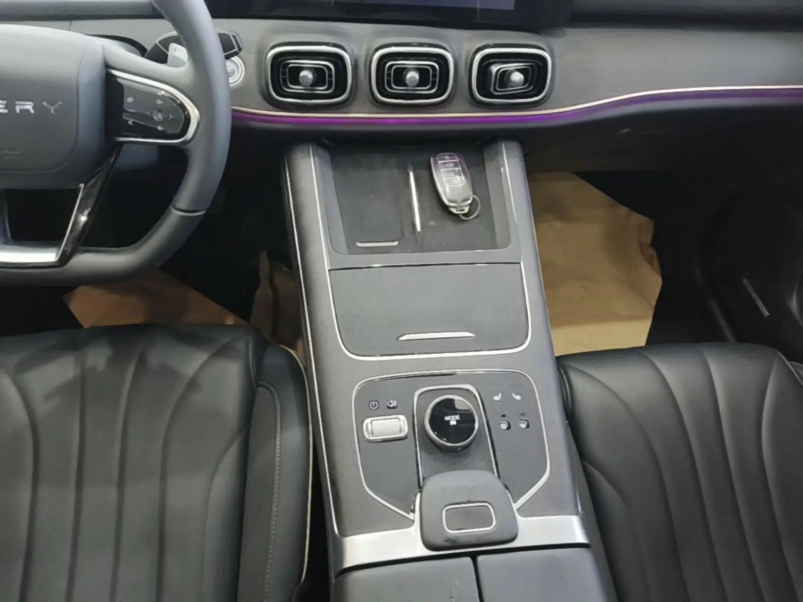 Chery Tiggo 9 2023 2.0T Dual-Clutch Two-Wheel Drive Luxury Edition 5 Seats — миниатюра 16