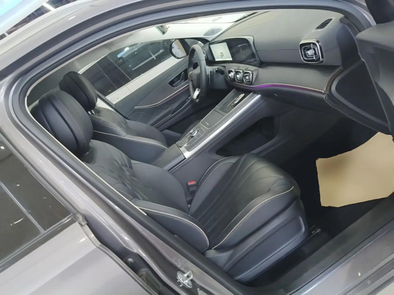 Chery Tiggo 9 2023 2.0T Dual-Clutch Two-Wheel Drive Luxury Edition 5 Seats — миниатюра 19