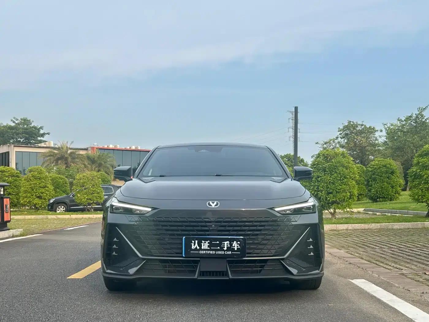 Changan UNI-V 2022 1.5T Smart Navigation Edition — миниатюра 3