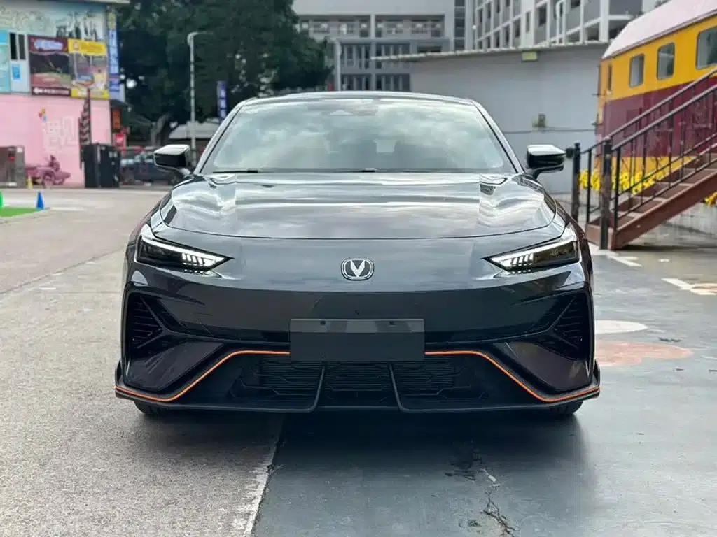 Changan UNI-V 2025 Model, Third Generation, 1.5T 500Bar Premium Edition — миниатюра 2