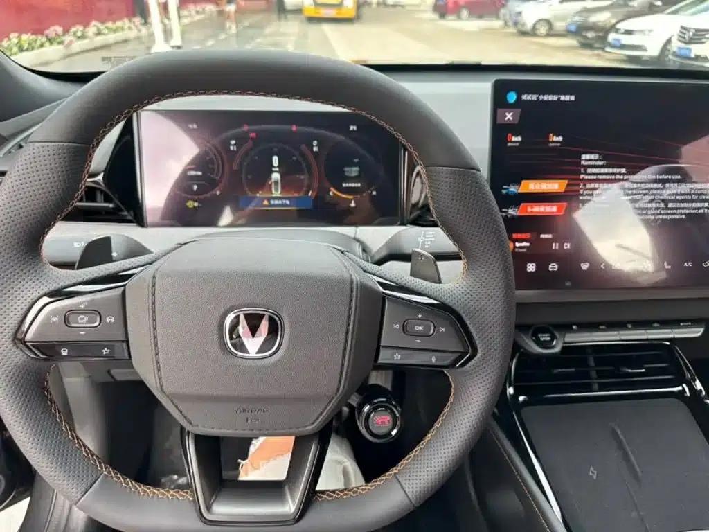 Changan UNI-V 2025 Model, Third Generation, 1.5T 500Bar Premium Edition — миниатюра 5