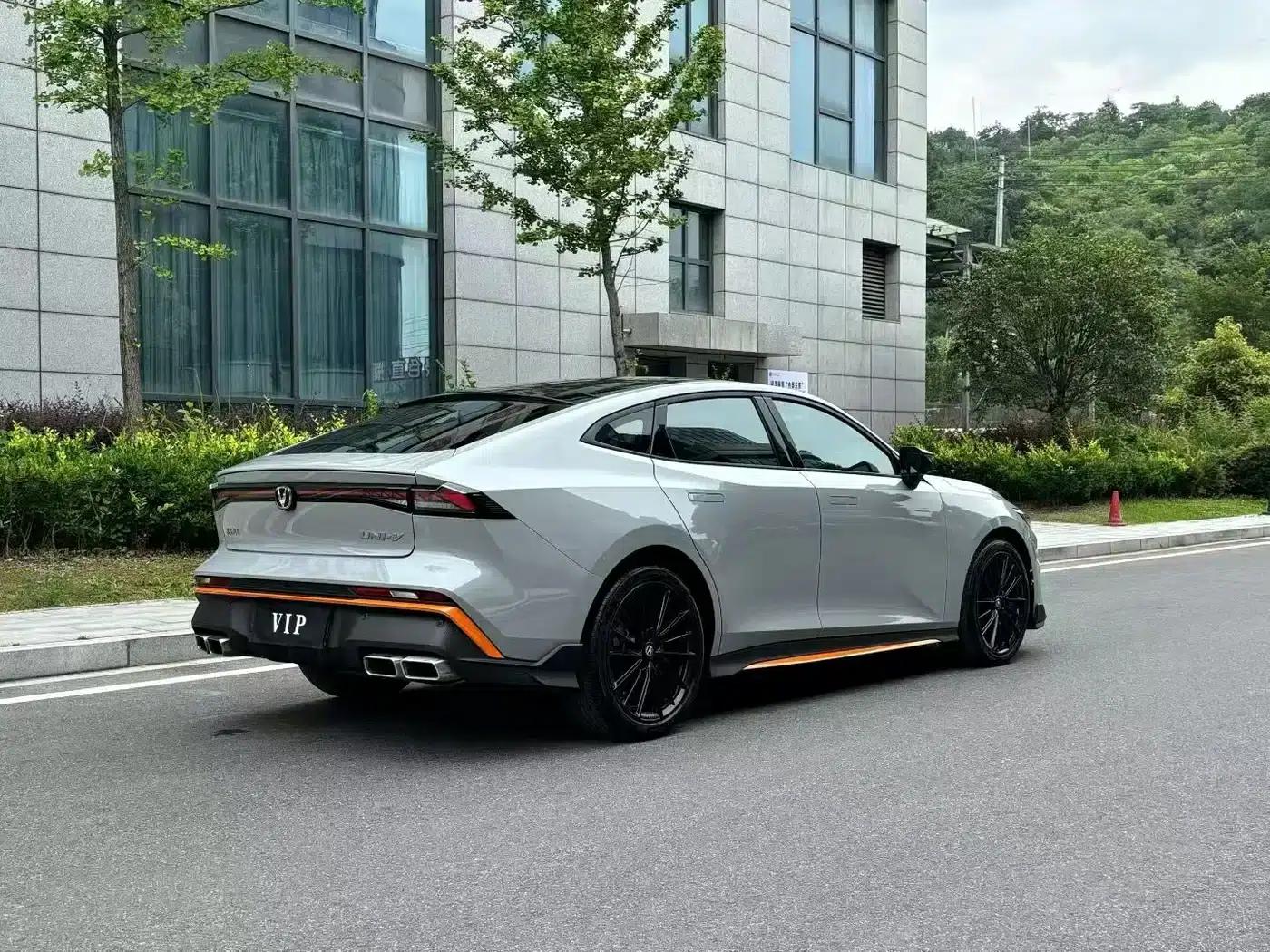 Changan UNI-V 2024 1.5T Premium Sport — миниатюра 5