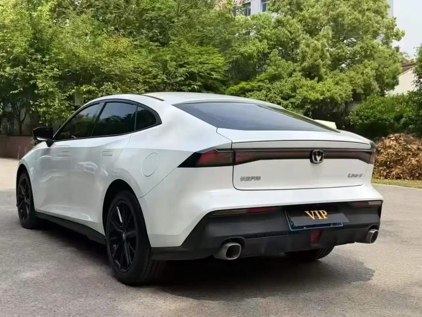 Changan UNI-V 2023 1.5T Sport Edition — миниатюра 3