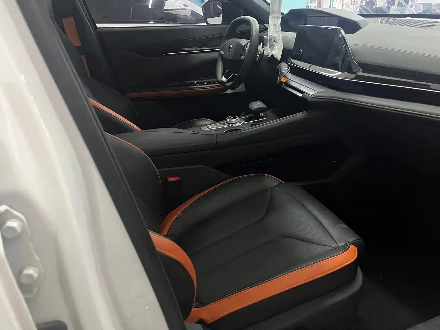 Changan UNI-V 2023 1.5T Sport Edition — миниатюра 5