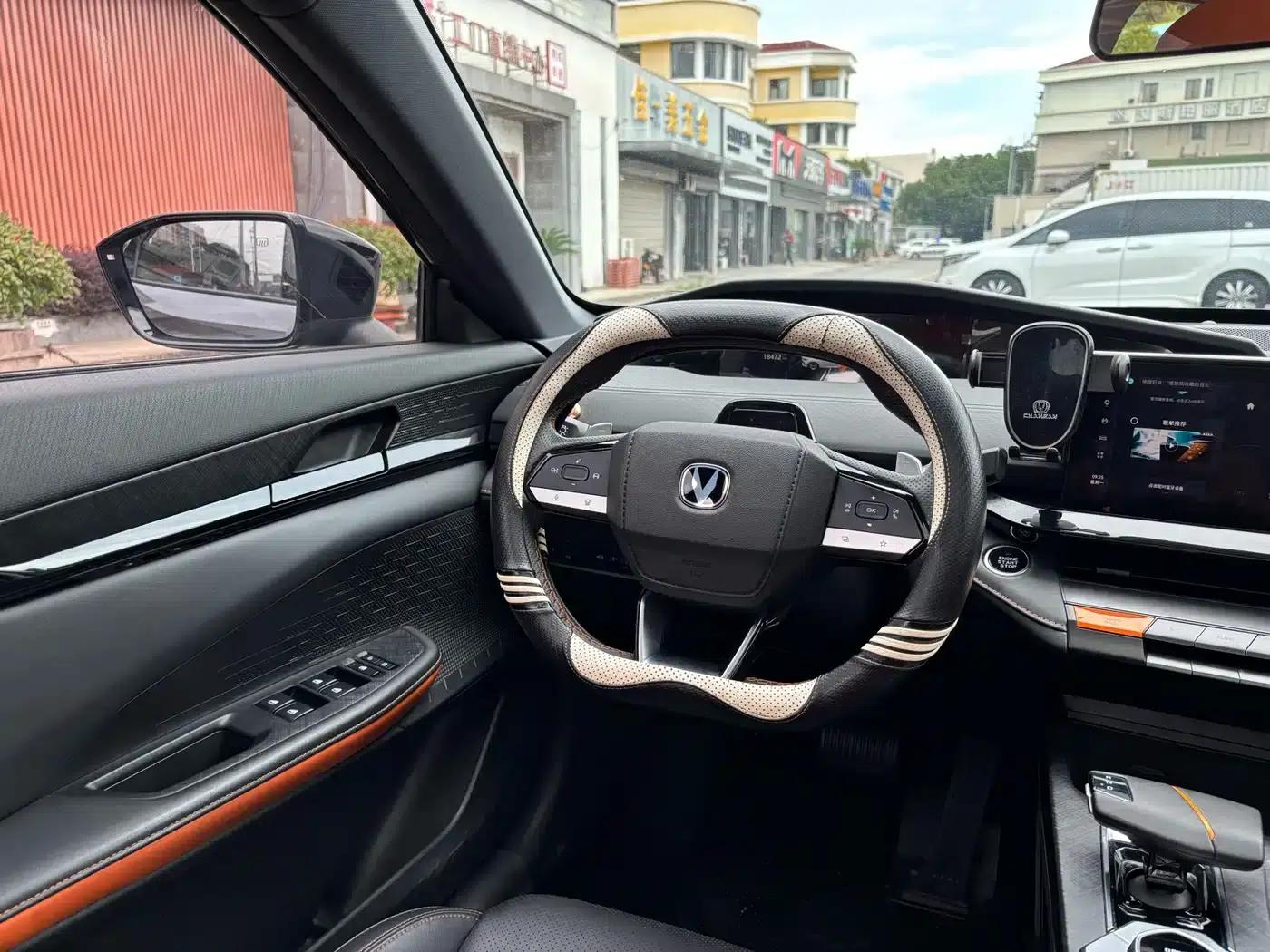 Changan UNI-V 2022 1.5T Premium Edition — миниатюра 14