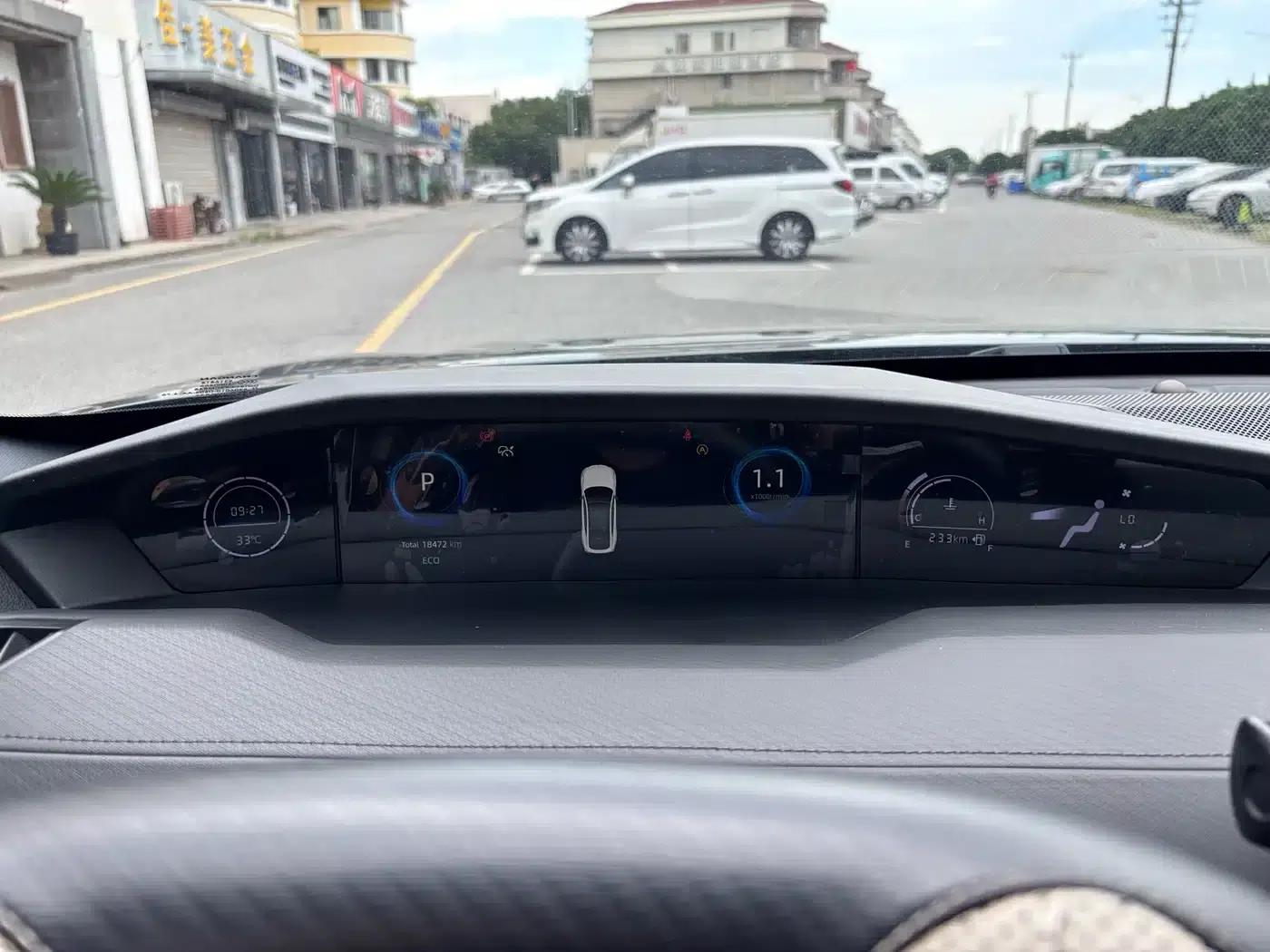 Changan UNI-V 2022 1.5T Premium Edition — миниатюра 21