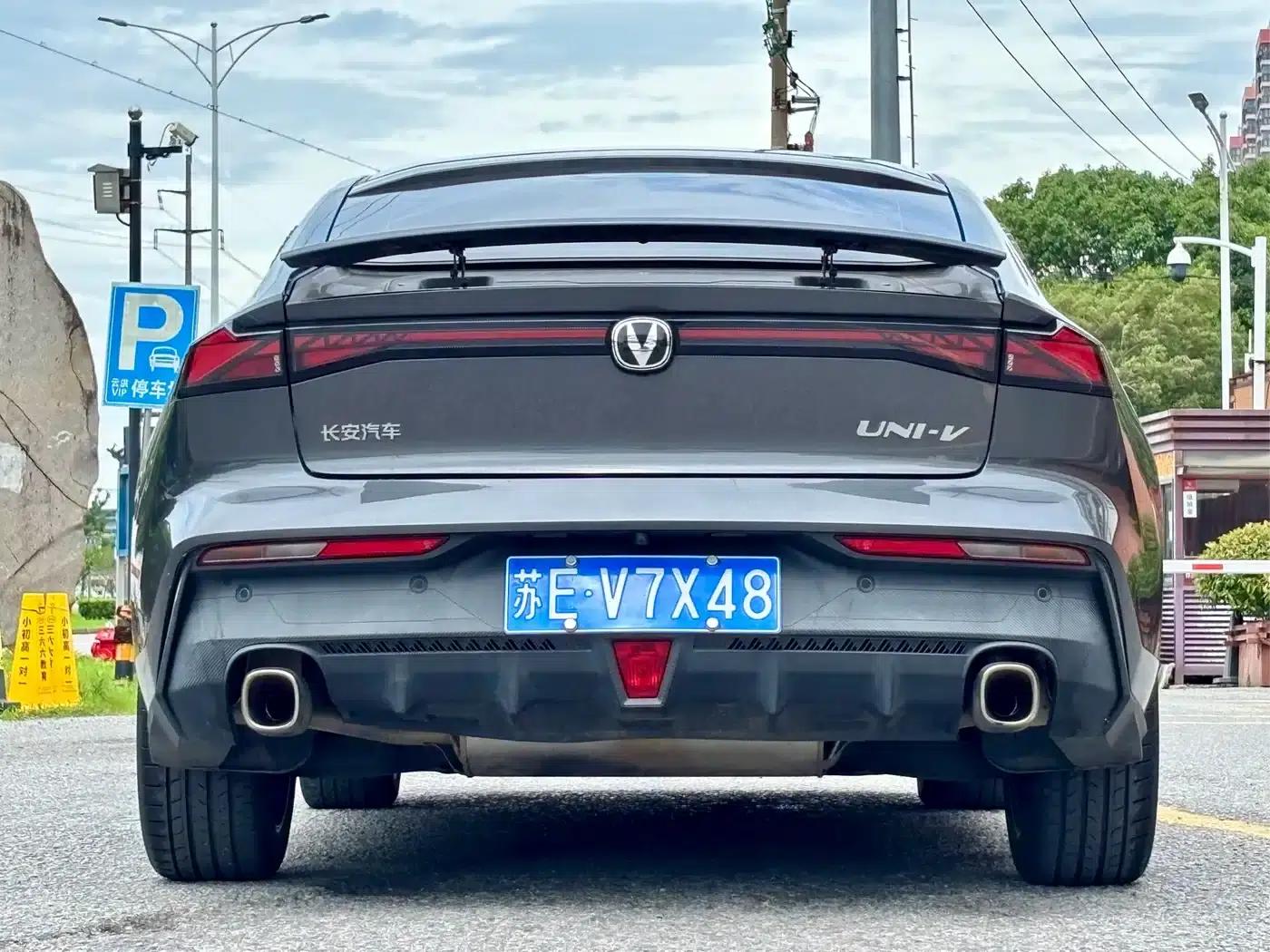 Changan UNI-V 2022 1.5T Premium Edition — миниатюра 8