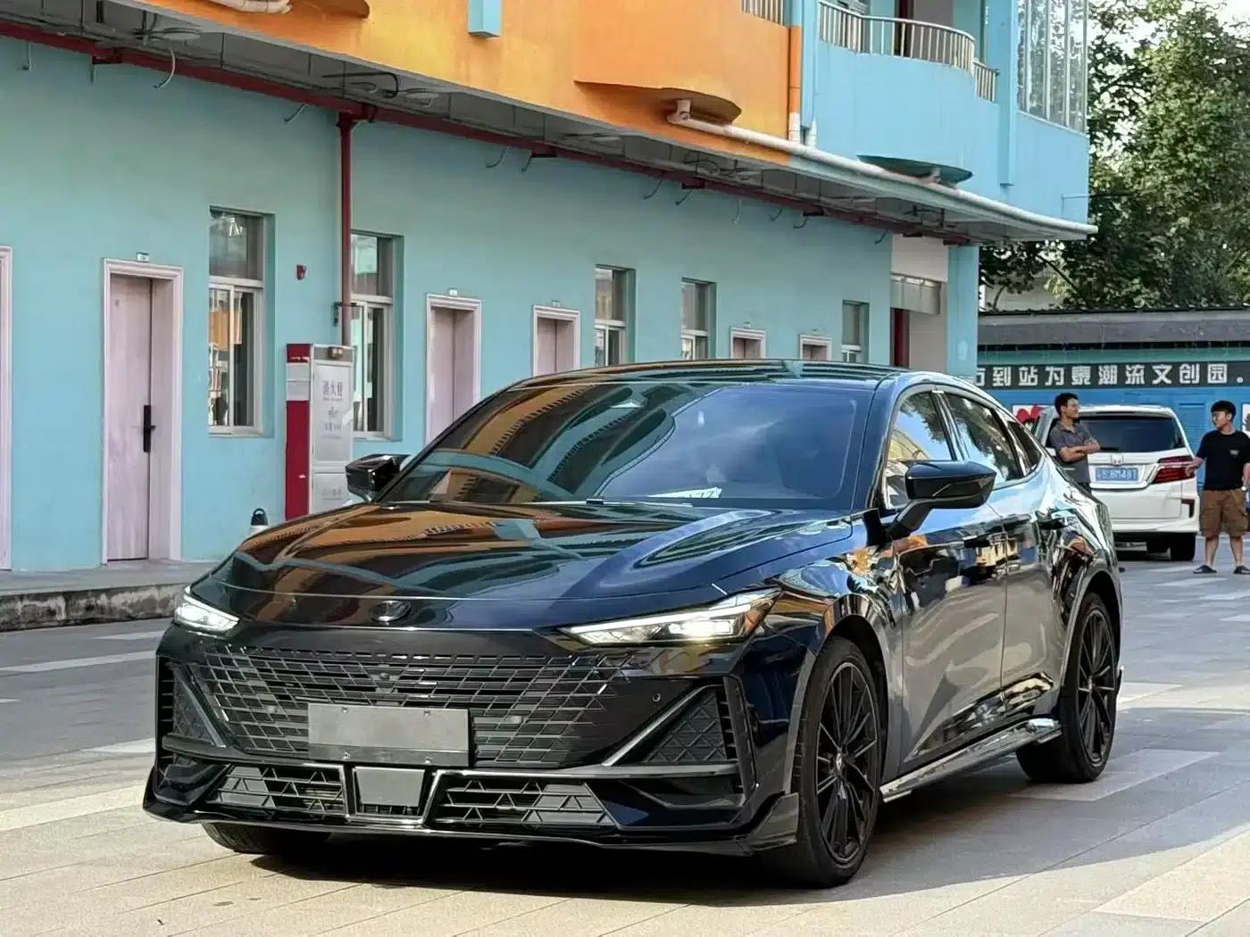 Changan UNI-V 2022 1.5T Sport Edition — миниатюра 1