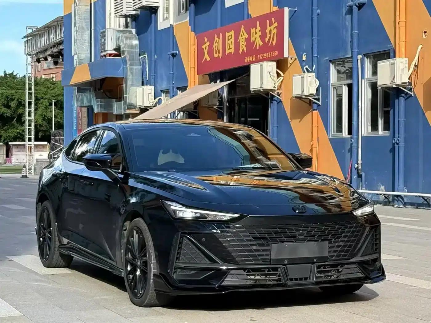 Changan UNI-V 2022 1.5T Sport Edition — миниатюра 3