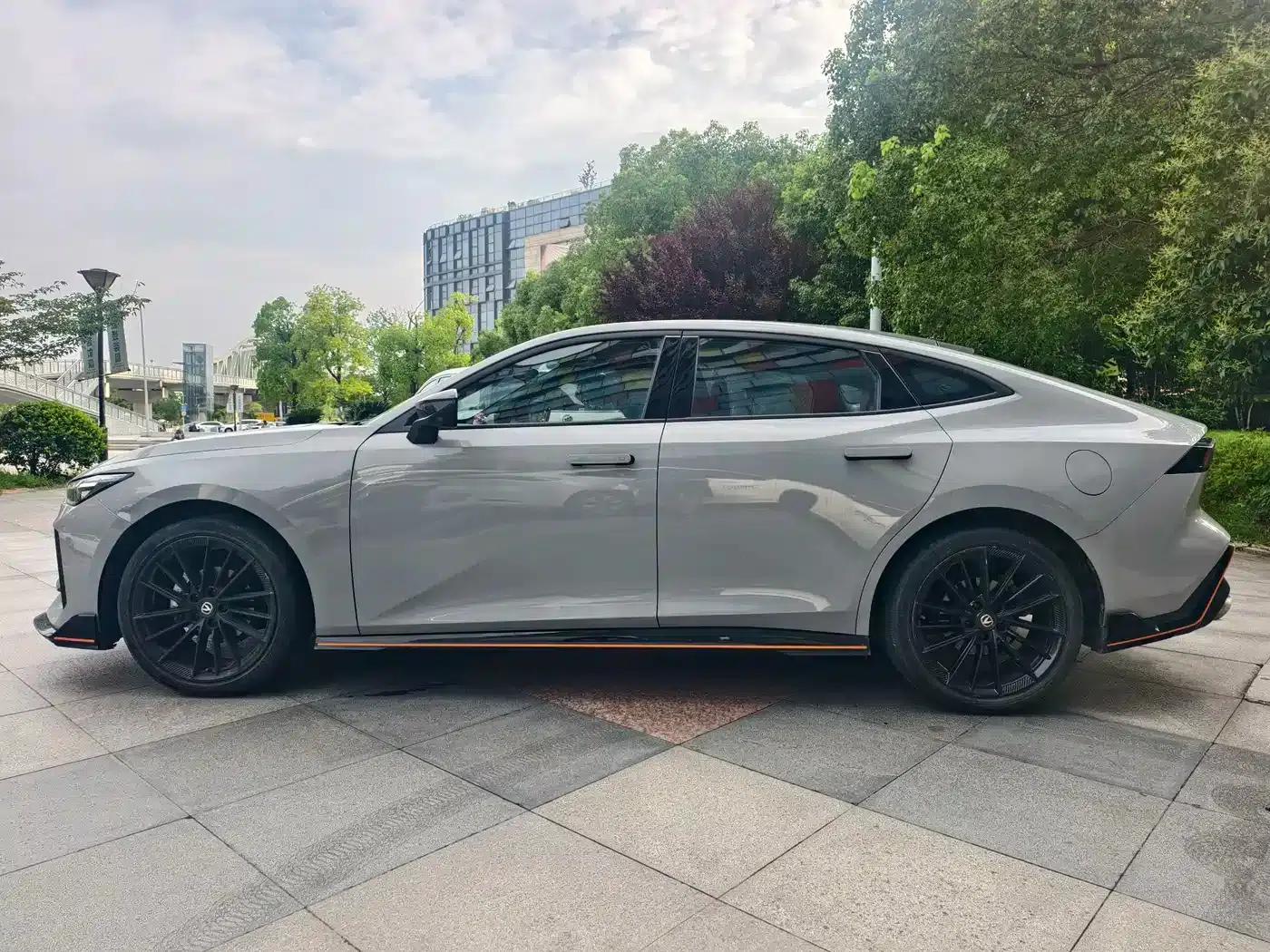Changan UNI-V 2023 1.5T Sport Edition — миниатюра 2