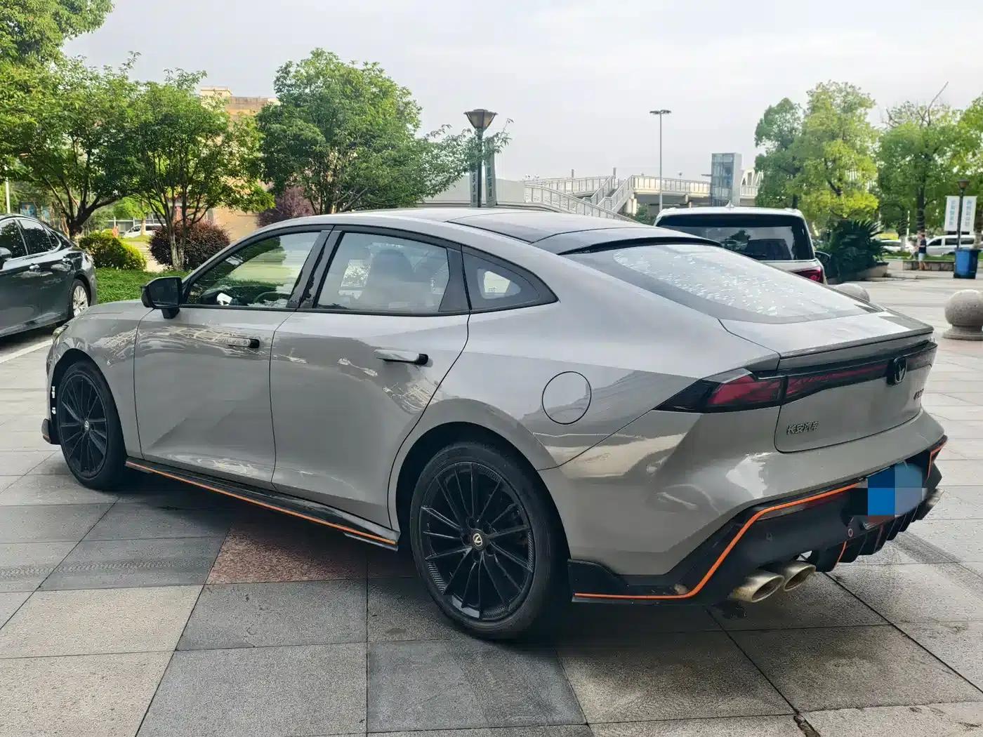 Changan UNI-V 2023 1.5T Sport Edition — миниатюра 3
