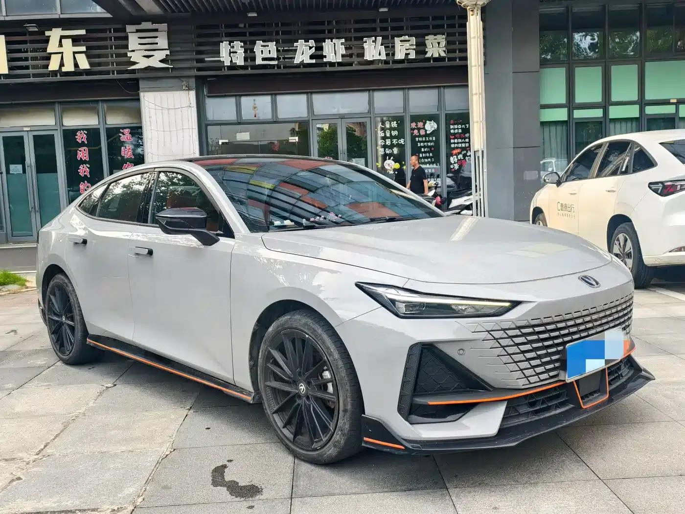 Changan UNI-V 2023 1.5T Sport Edition — миниатюра 6