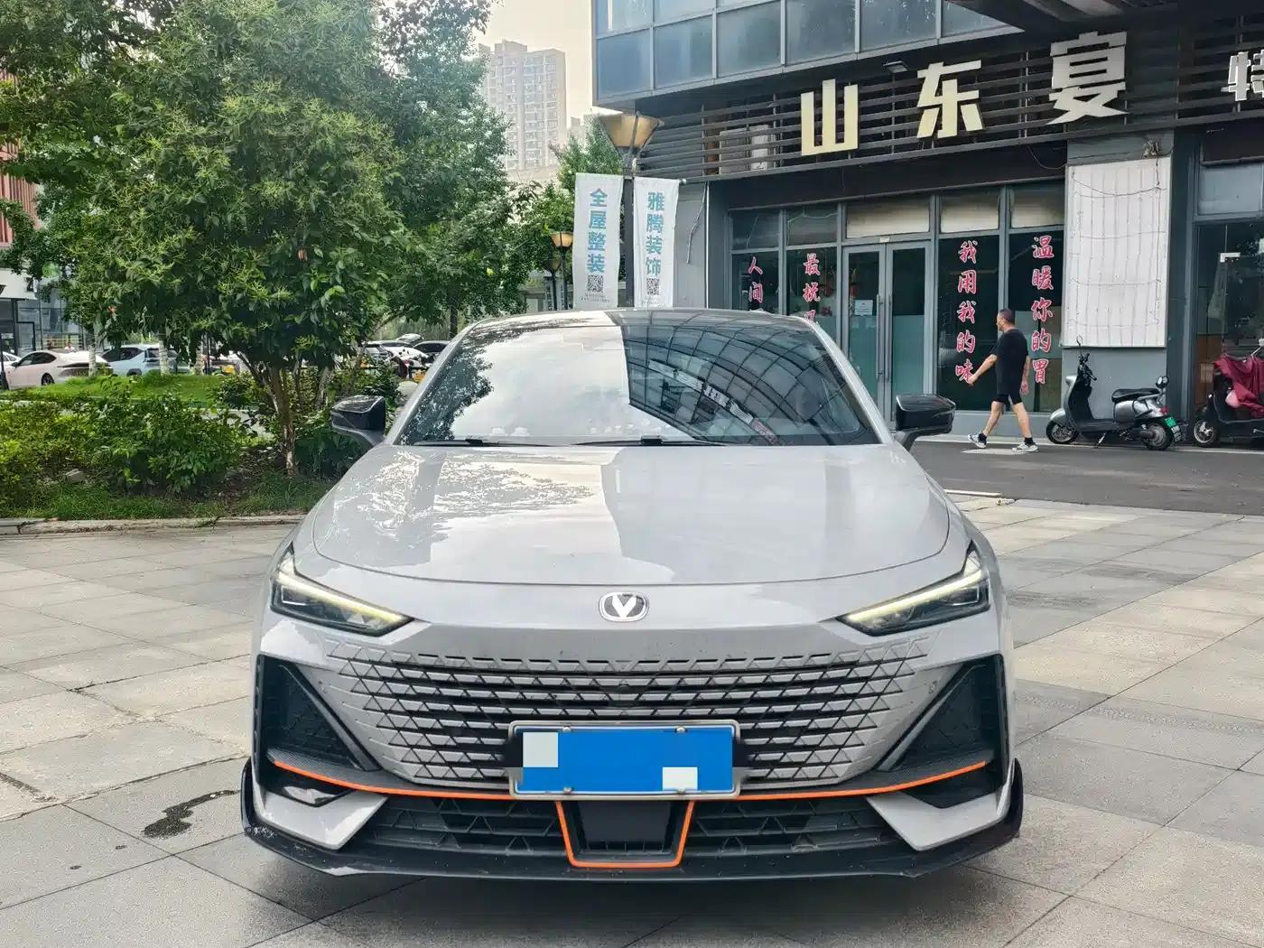 Changan UNI-V 2023 1.5T Sport Edition — миниатюра 7