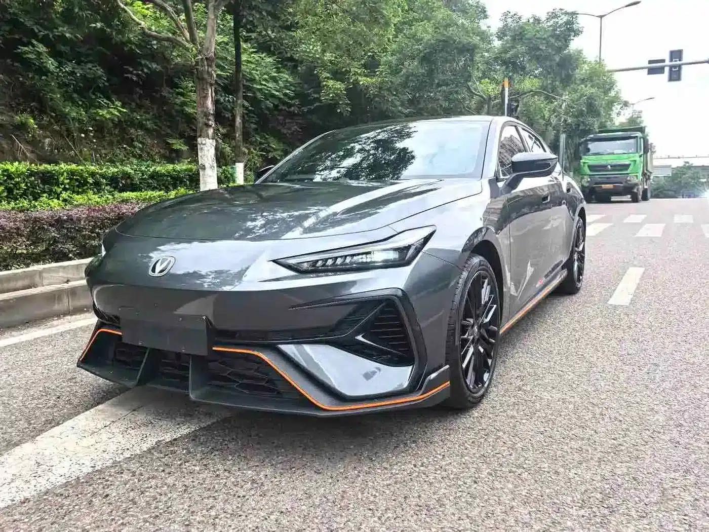 Changan UNI-V 2025 1.5T 500Bar Premium Sport — миниатюра 1