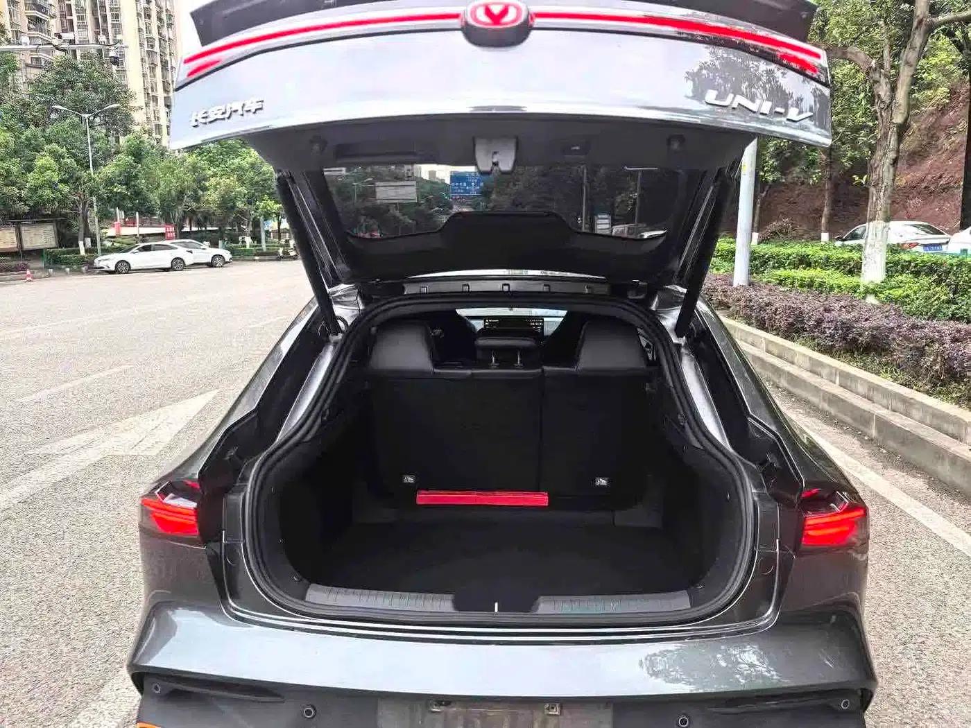 Changan UNI-V 2025 1.5T 500Bar Premium Sport — миниатюра 14