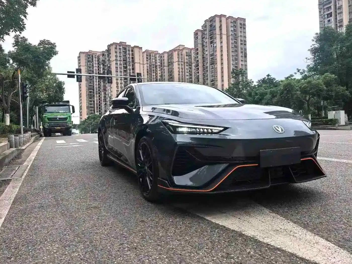 Changan UNI-V 2025 1.5T 500Bar Premium Sport — миниатюра 3
