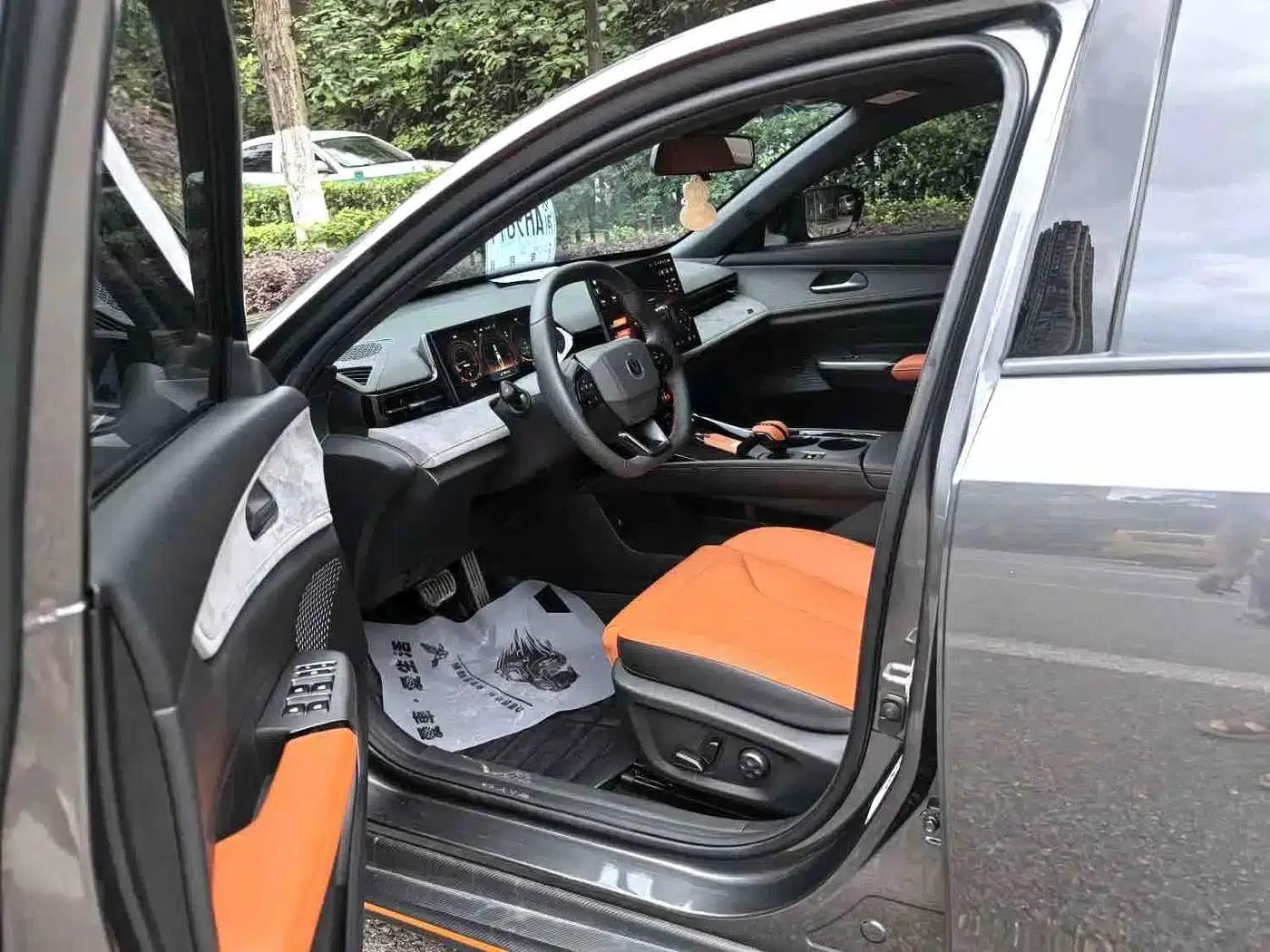 Changan UNI-V 2025 1.5T 500Bar Premium Sport — миниатюра 4