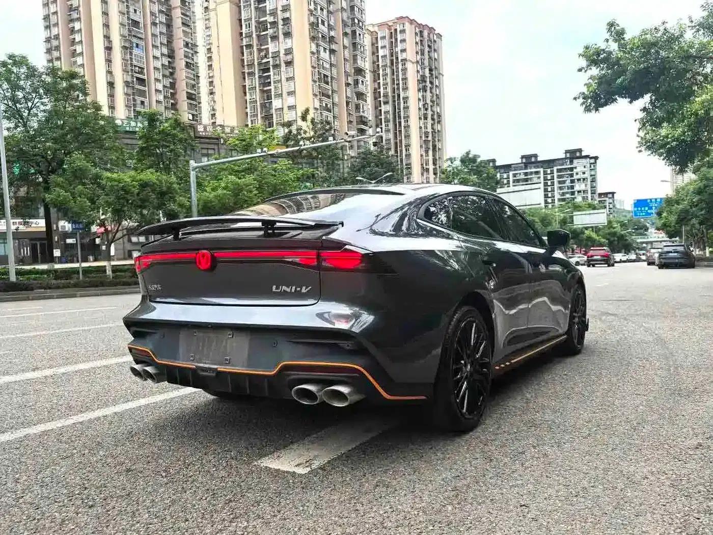 Changan UNI-V 2025 1.5T 500Bar Premium Sport — миниатюра 9