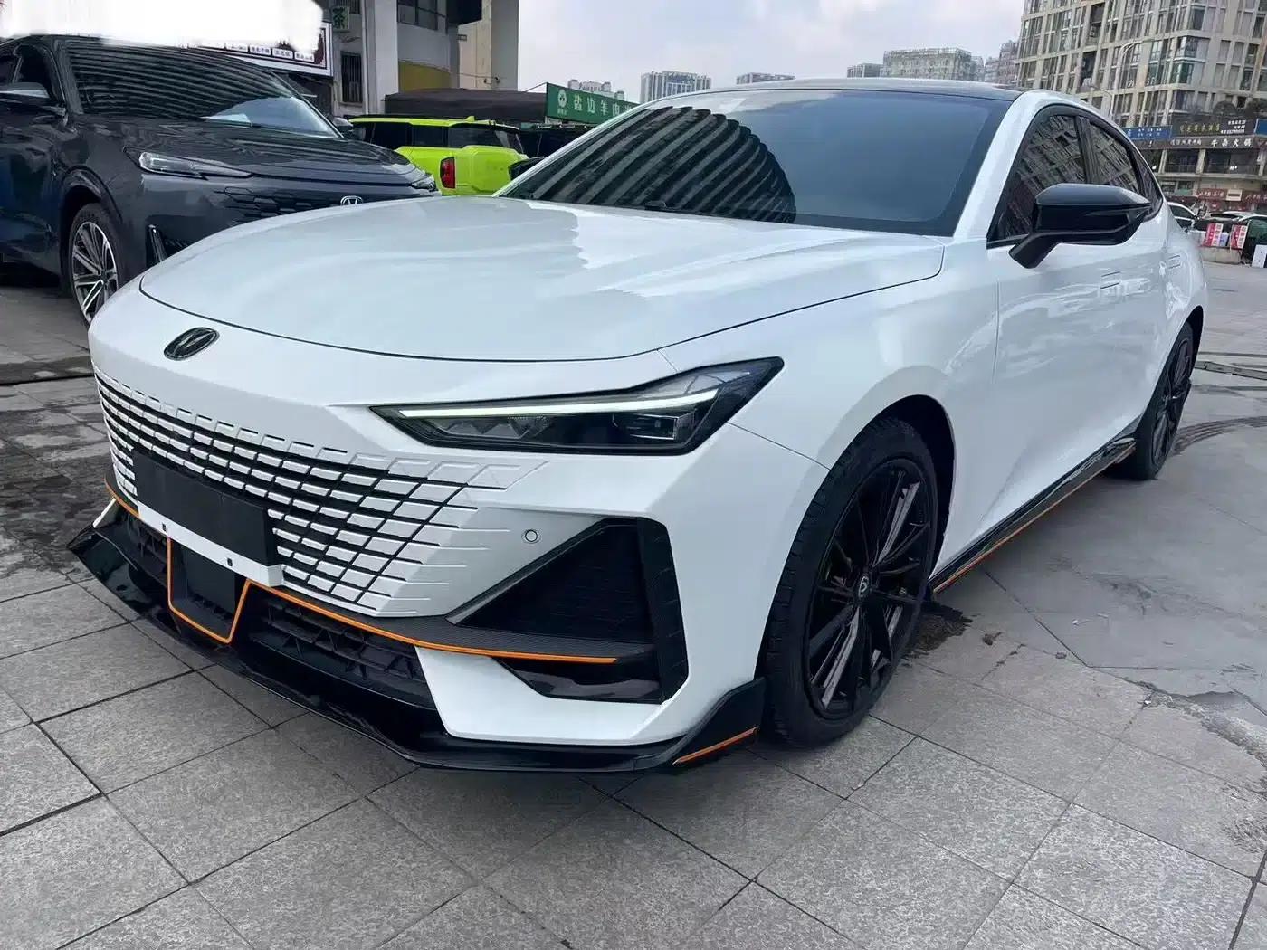 Changan UNI-V 2022 1.5T Sport Edition — миниатюра 1