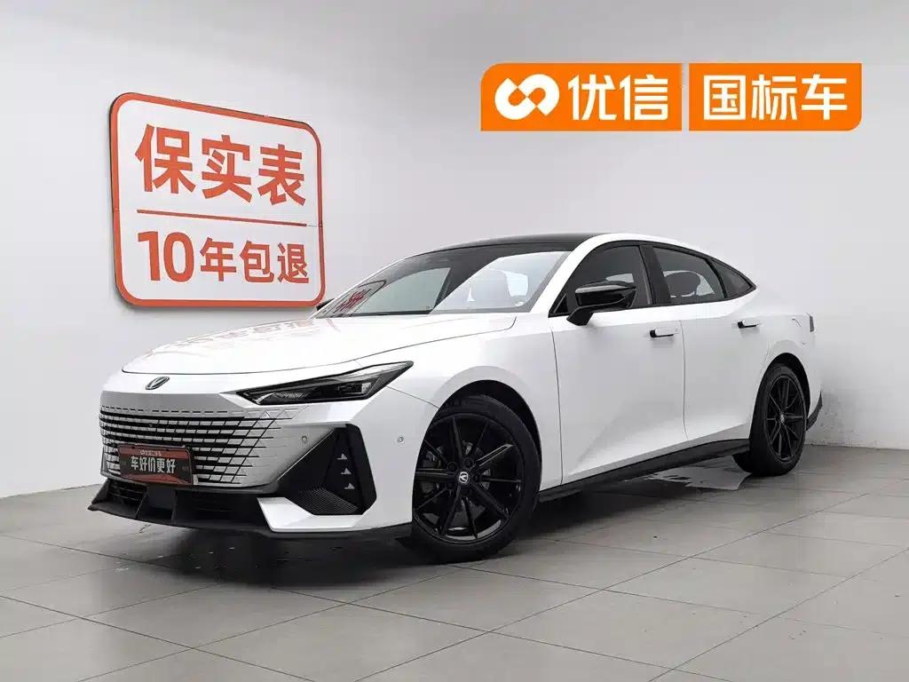 Changan UNI-V 2022 1.5T Smart Navigation Edition — миниатюра 1