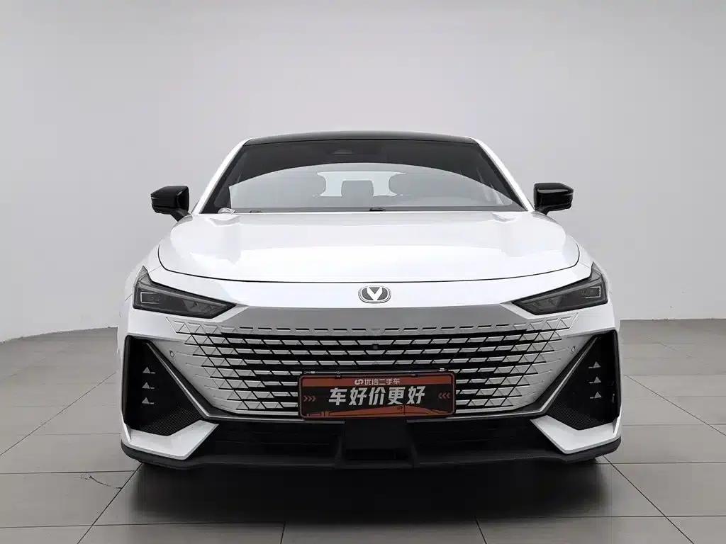 Changan UNI-V 2022 1.5T Smart Navigation Edition — миниатюра 3