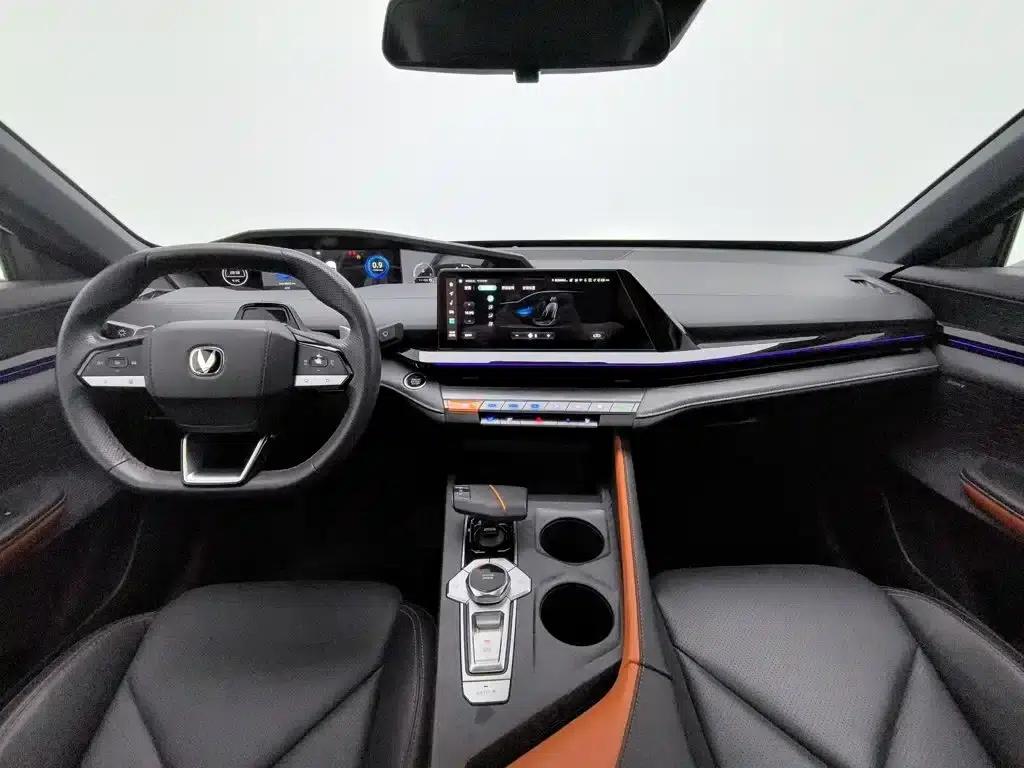 Changan UNI-V 2022 1.5T Smart Navigation Edition — миниатюра 5