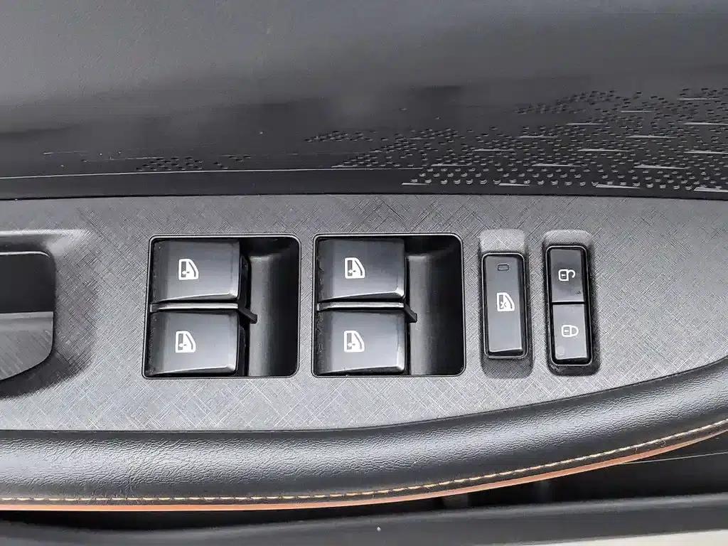 Changan UNI-V 2022 1.5T Smart Navigation Edition — миниатюра 9