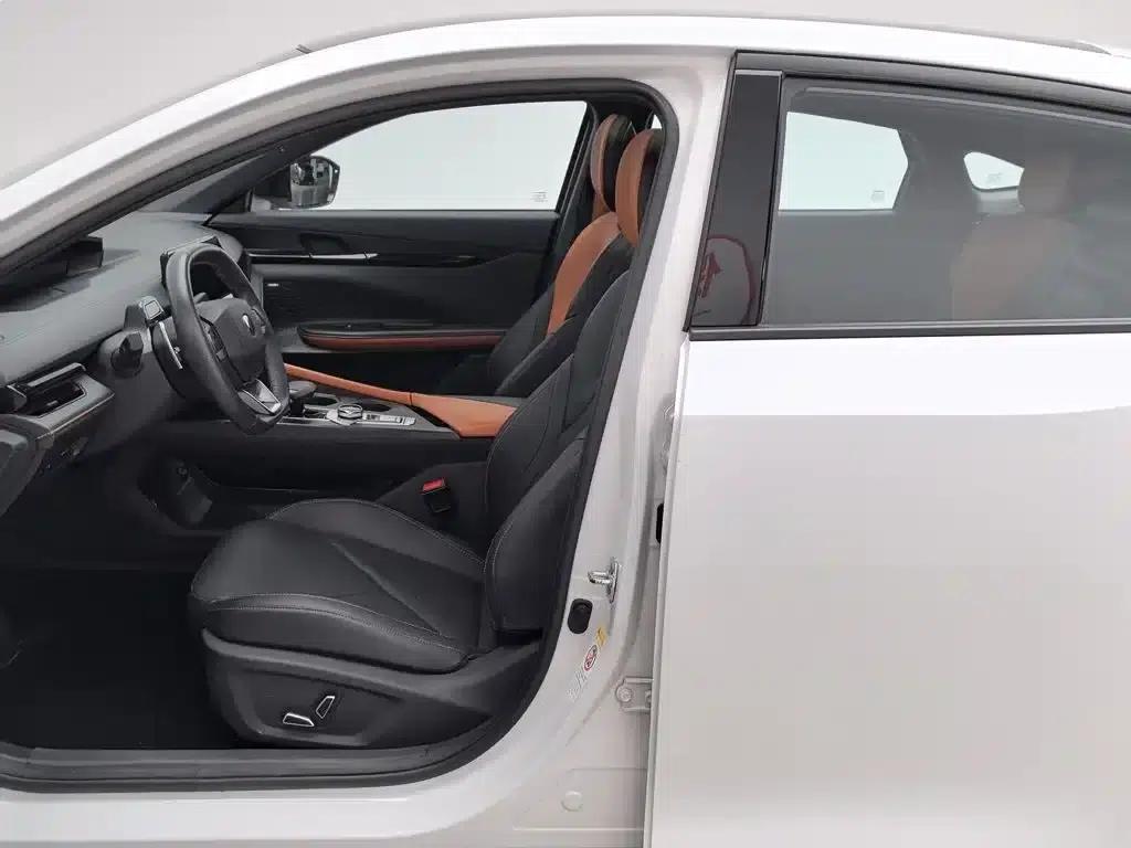 Changan UNI-V 2022 1.5T Smart Navigation Edition — миниатюра 10