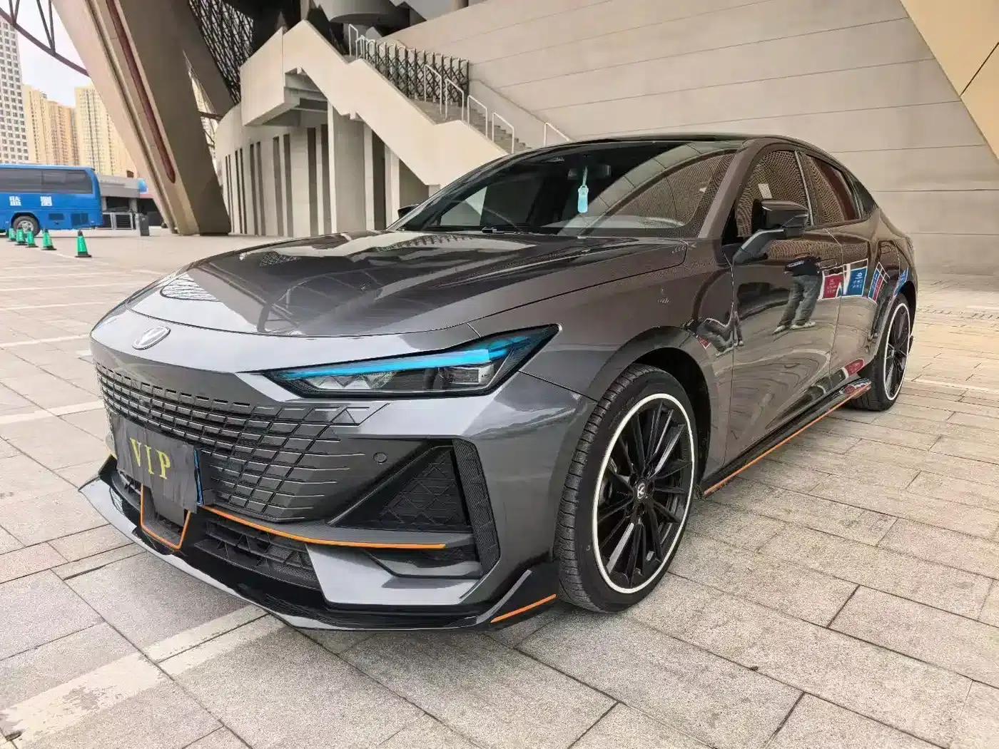Changan UNI-V 2023 1.5T Sport Edition — миниатюра 1