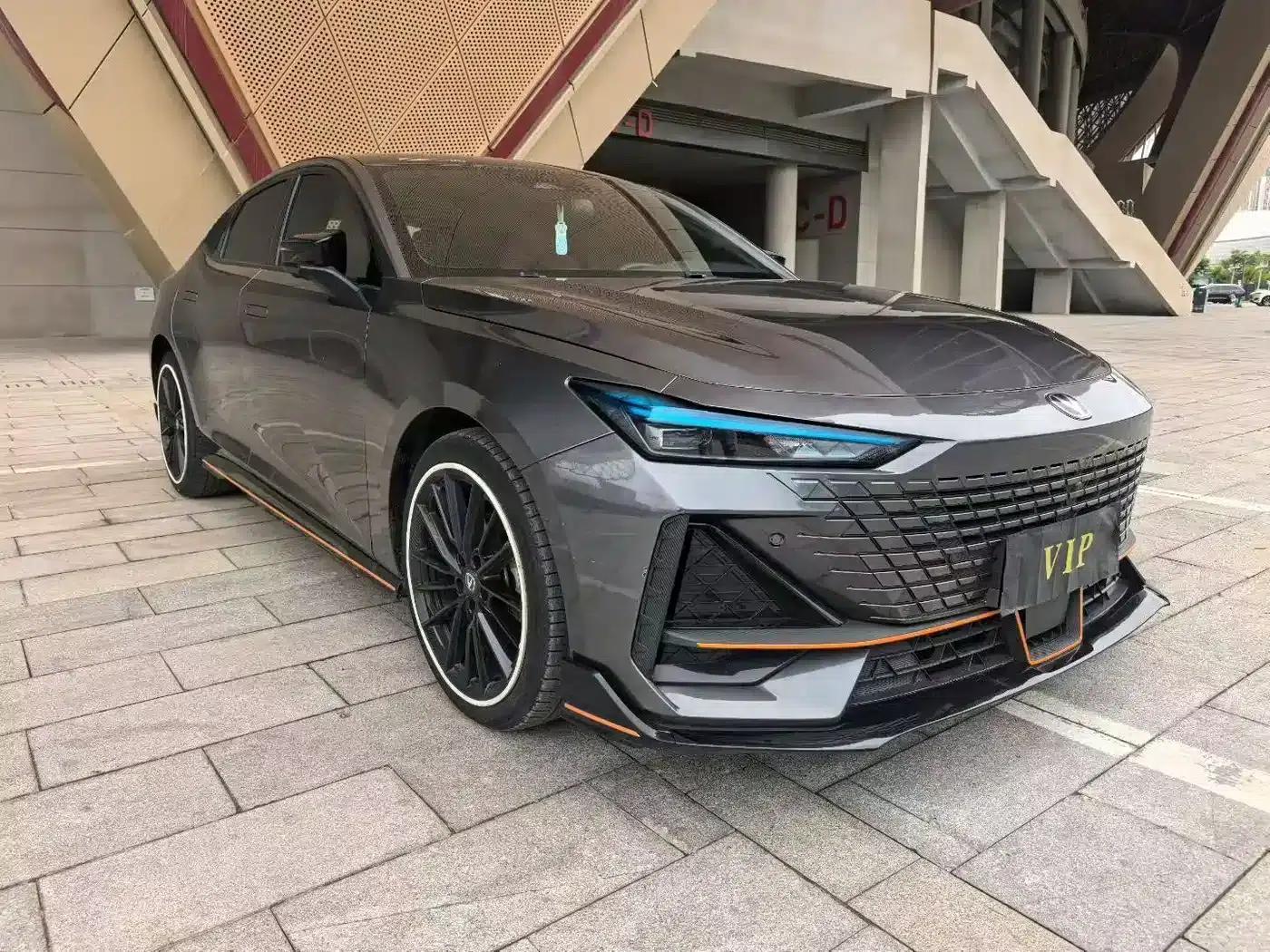 Changan UNI-V 2023 1.5T Sport Edition — миниатюра 3
