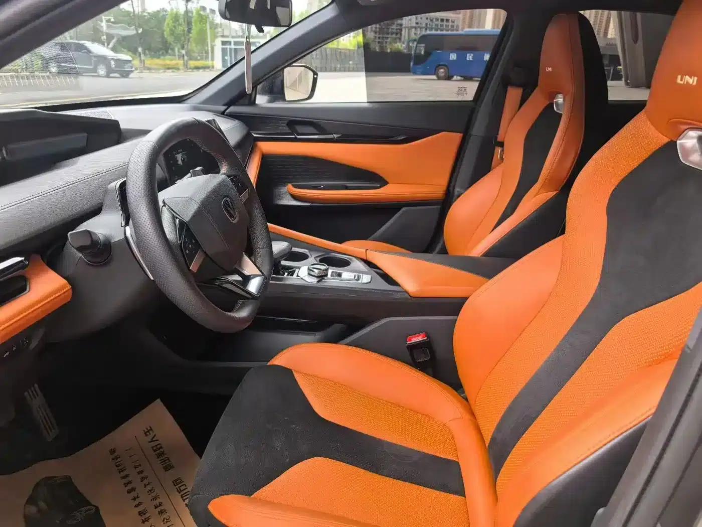 Changan UNI-V 2023 1.5T Sport Edition — миниатюра 8