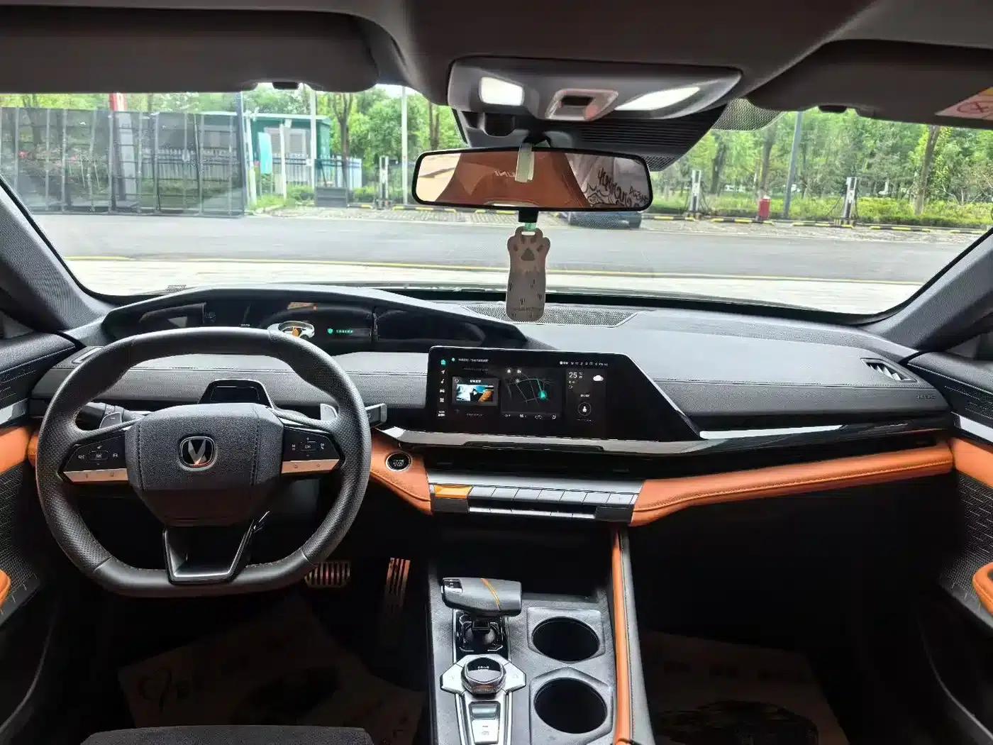 Changan UNI-V 2023 1.5T Sport Edition — миниатюра 9