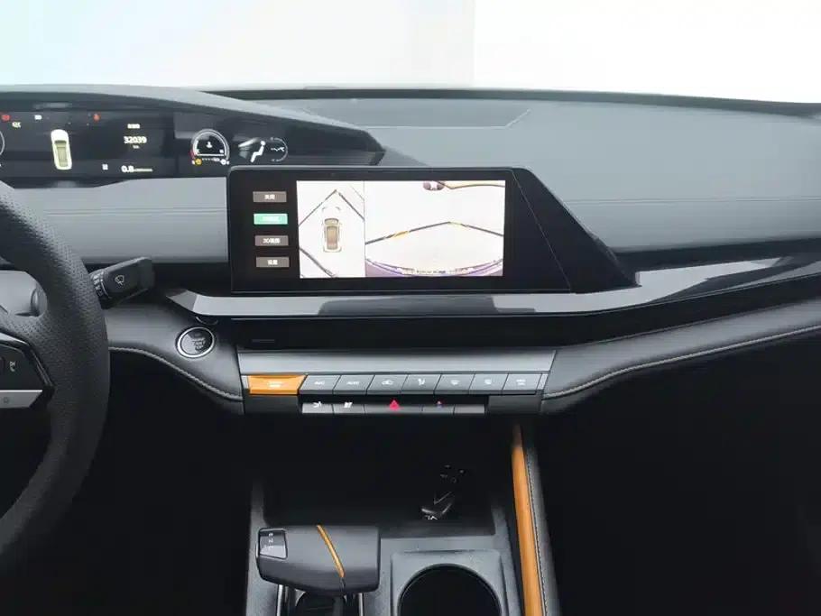 Changan UNI-V 2022 1.5T Premium Edition — миниатюра 13