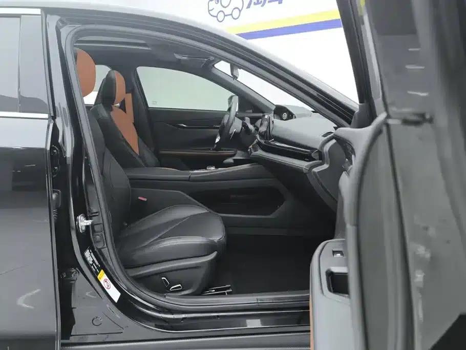 Changan UNI-V 2022 1.5T Premium Edition — миниатюра 8