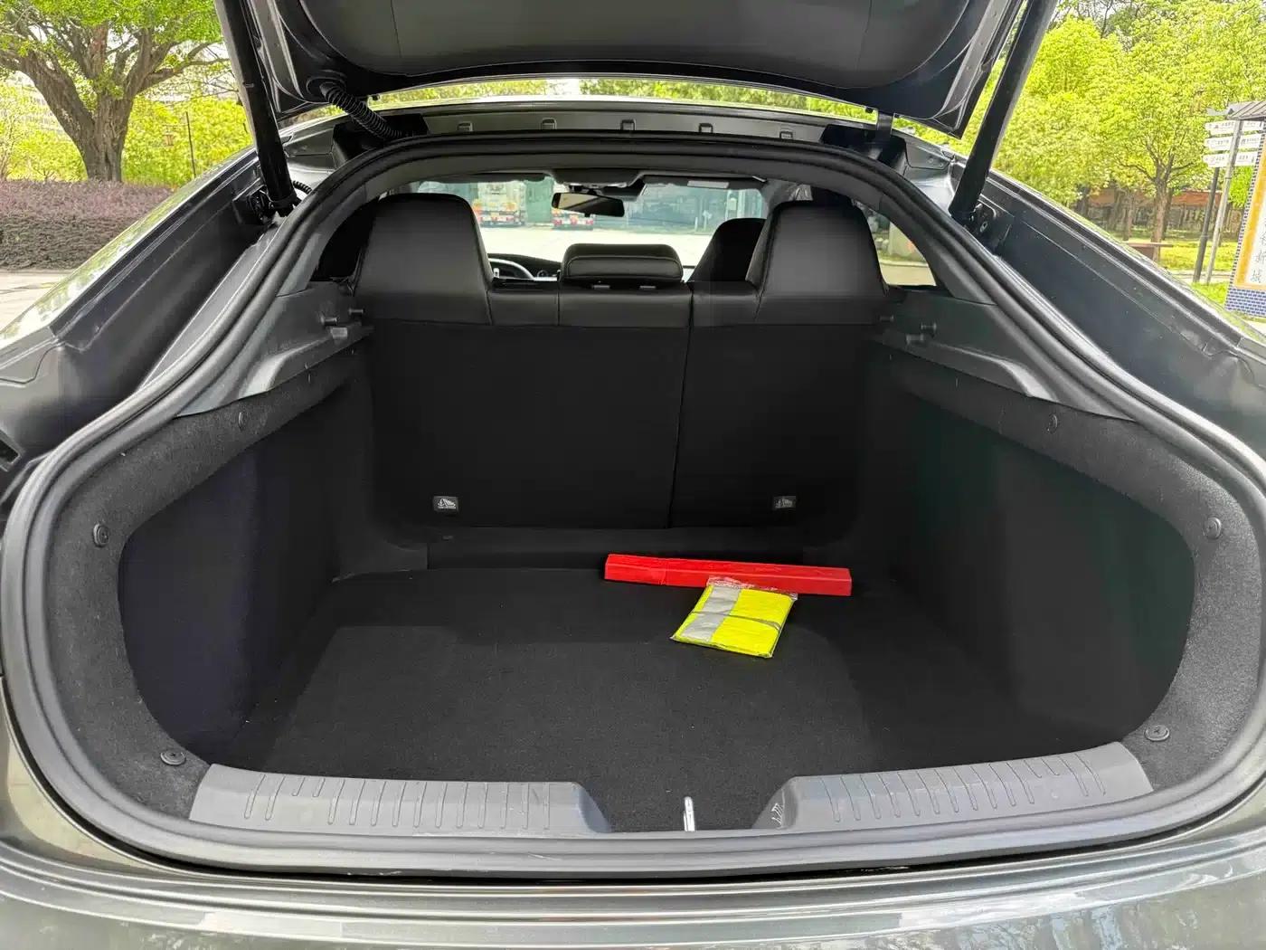 Changan UNI-V 2023 1.5T Sport Edition — миниатюра 19