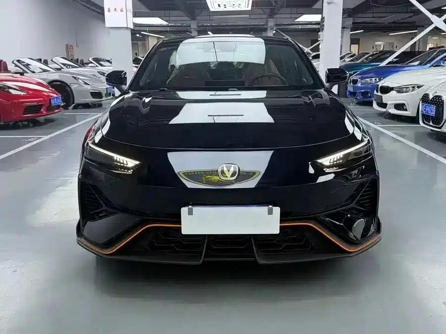 Changan UNI-V 2025 1.5T 500Bar Premium Sport — миниатюра 2