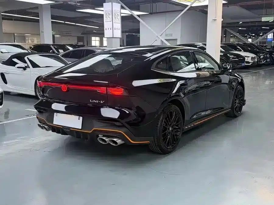 Changan UNI-V 2025 1.5T 500Bar Premium Sport — миниатюра 11