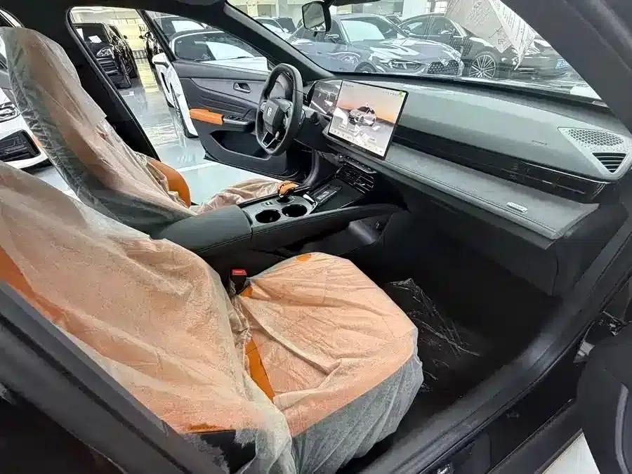 Changan UNI-V 2025 1.5T 500Bar Premium Sport — миниатюра 6