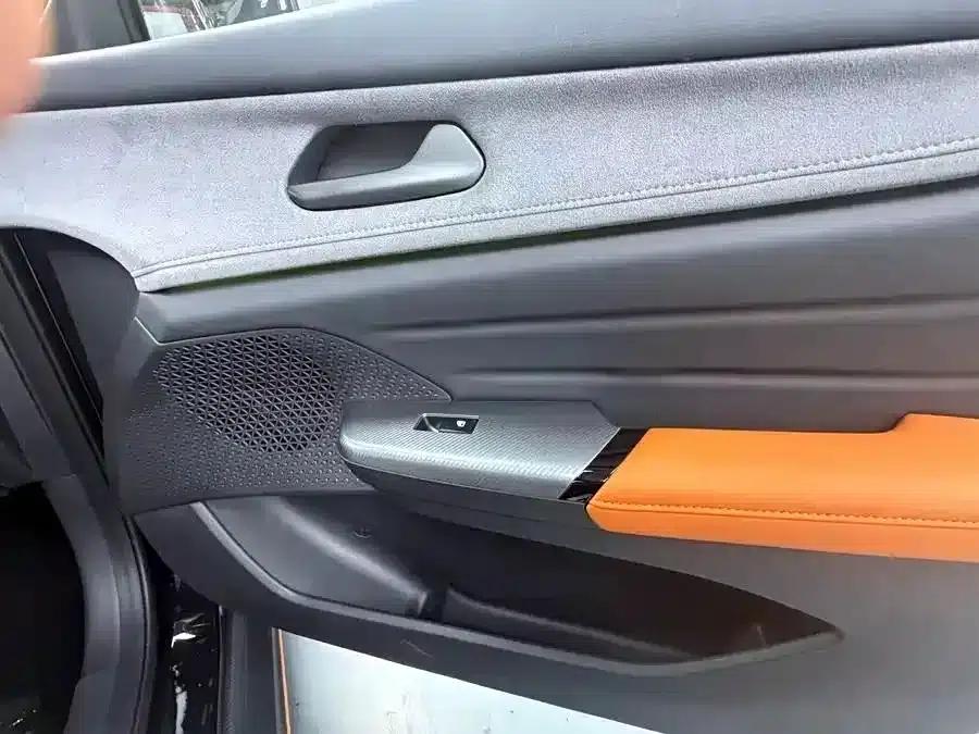 Changan UNI-V 2025 1.5T 500Bar Premium Sport — миниатюра 8