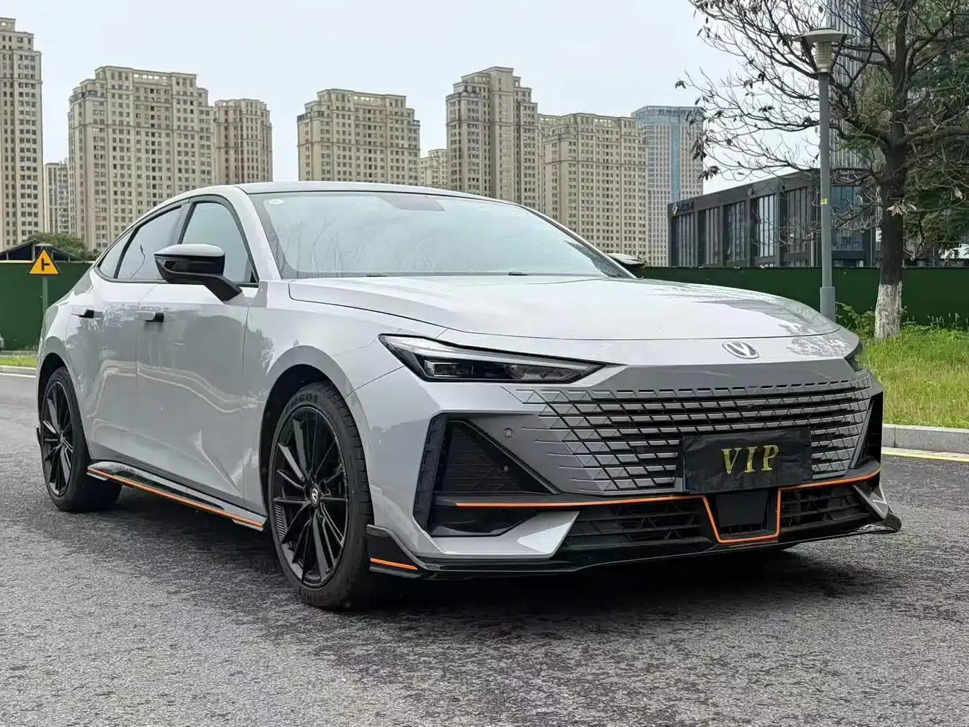Changan UNI-V 2023 1.5T Premium Edition — миниатюра 3