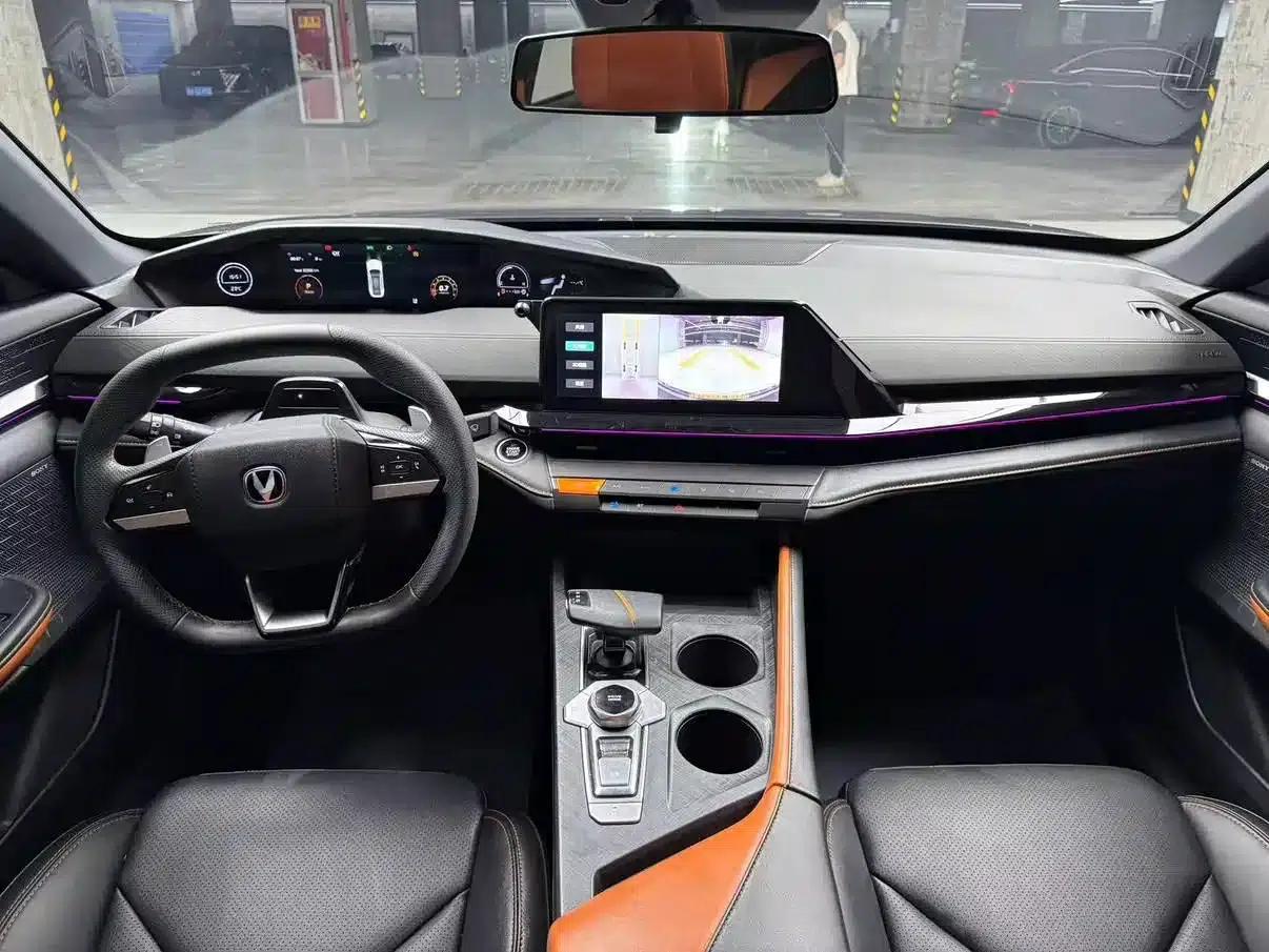 Changan UNI-V 2022 1.5T Premium Edition — миниатюра 11