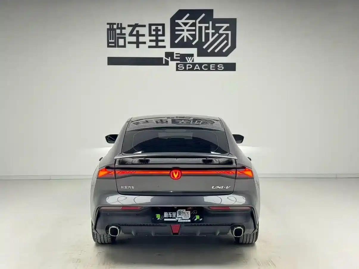 Changan UNI-V 2022 1.5T Premium Edition — миниатюра 5