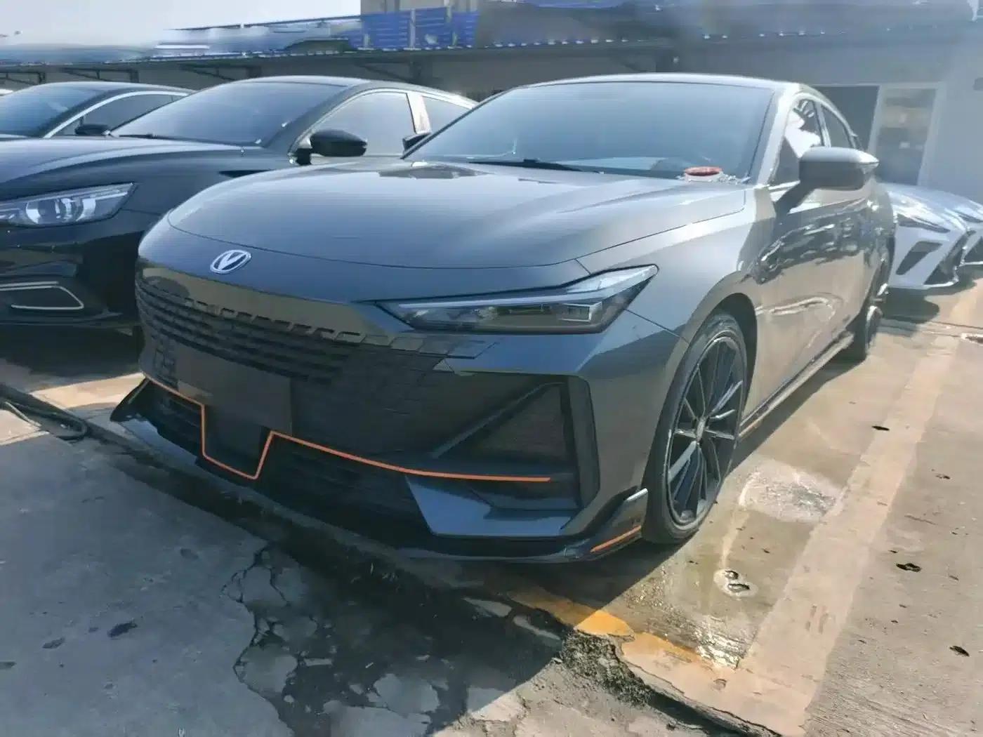Changan UNI-V 2022 1.5T Sport Edition — миниатюра 1